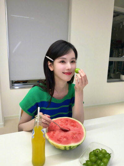 陈都灵