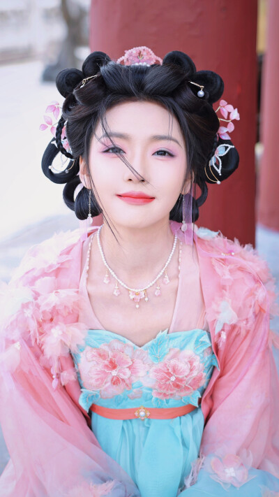 我全家都是恋爱脑 王云云