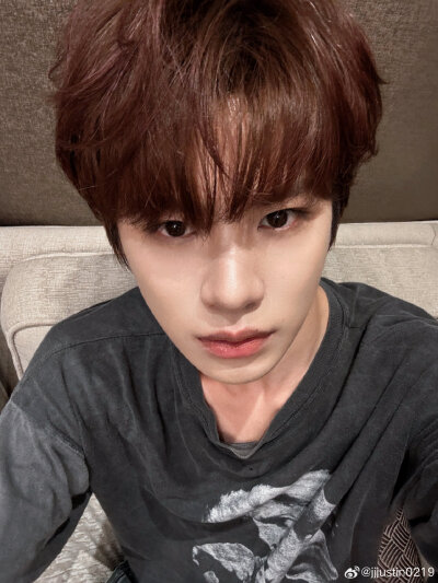 黄明昊