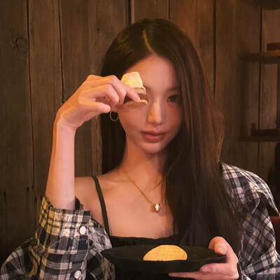 张元英