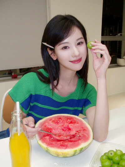 陈都灵