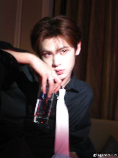 黄明昊