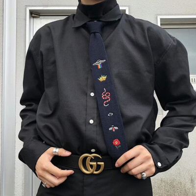 头像丨男头 哭包小姐 展信佳 我依然坚信人生而独行