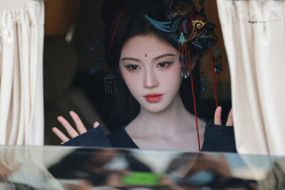 鞠婧祎