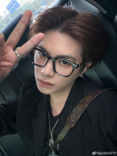黄明昊