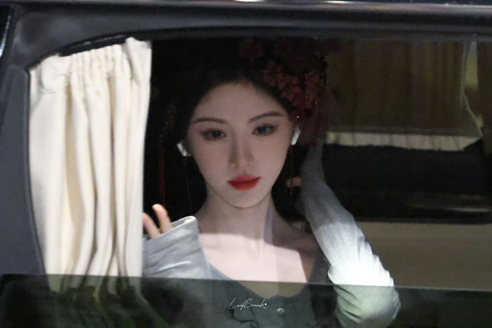 鞠婧祎