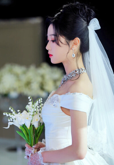 岳雨婷