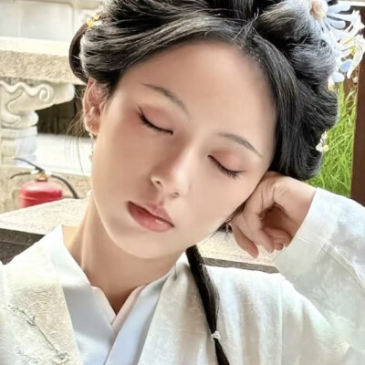 这位妹妹我好像在哪里见过