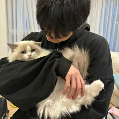 头像丨男头 吃醋怀疑不是小气而是害怕失去