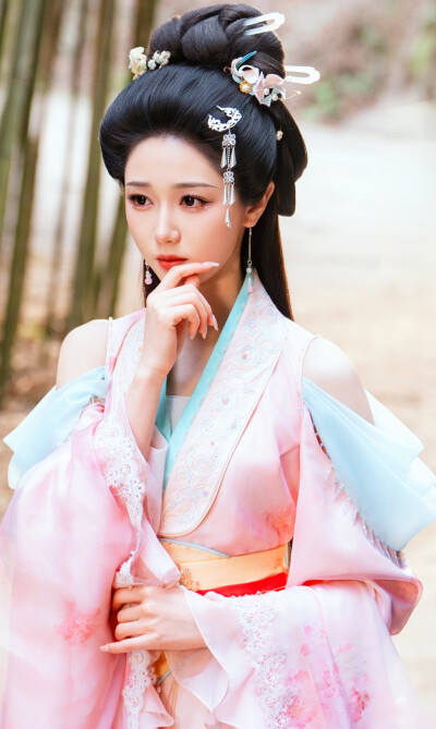 岳雨婷