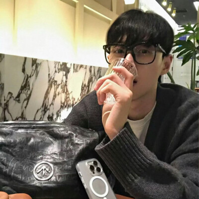 头像丨男头 我讨厌别人磨我性子 任何人都是