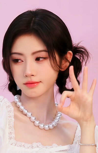 鞠婧祎