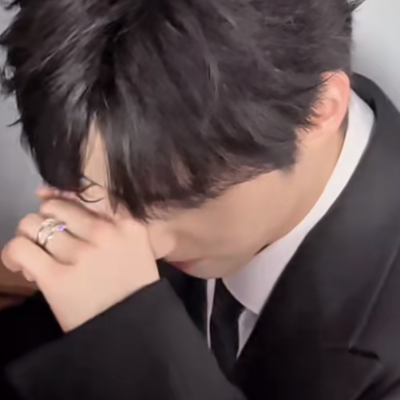 小生抽长得挺俊啊（懒得打水印版，不要单手apt走聊到的对皮是前任）