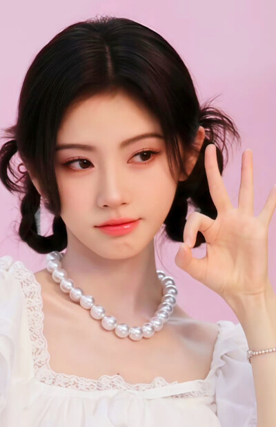 鞠婧祎