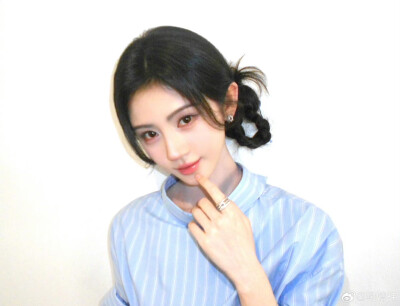 鞠婧祎