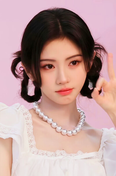 鞠婧祎