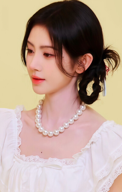 鞠婧祎