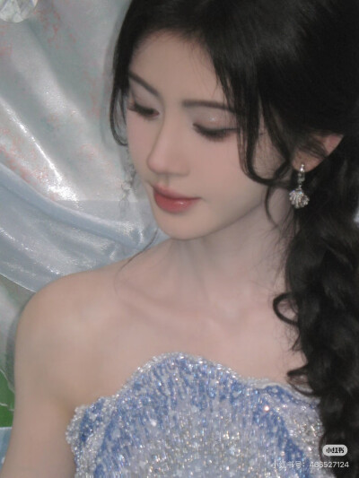 鞠婧祎