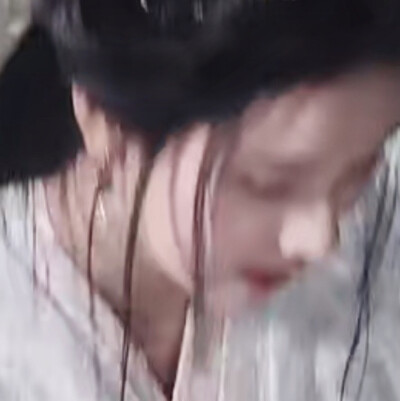 长愁不独茧眉颦