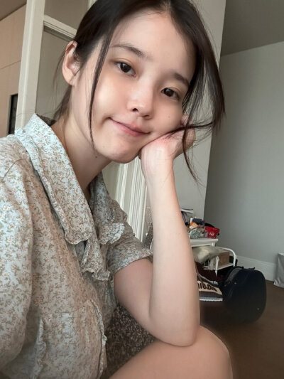 IU