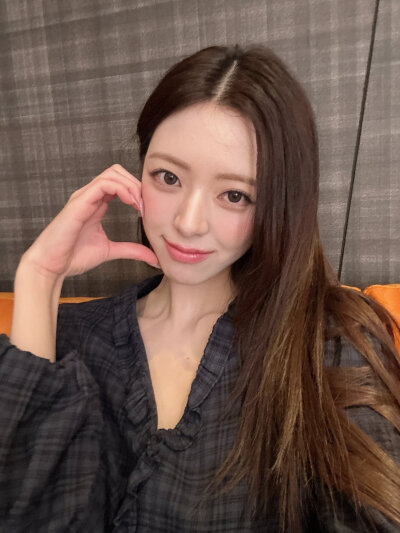 申有娜 yuna