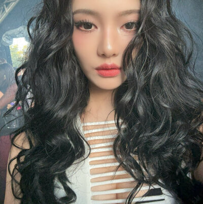 宁艺卓 ningning