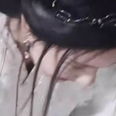 长愁不独茧眉颦