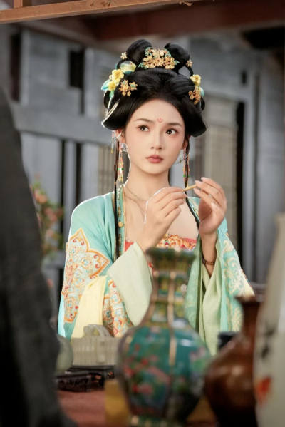 穿成庶女，我靠捡漏如日中天 觅七∣柳如蓝