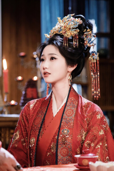 朱门春闺 岳雨婷∣季含漪