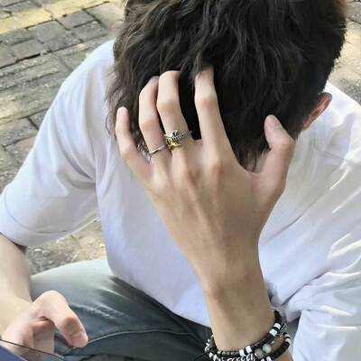  | 男生头像 你怎么舍得让我的泪流向海
