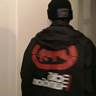  | 男生头像 你怎么舍得让我的泪流向海
