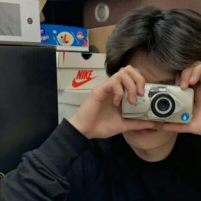  | 男生头像 放弃和等待是一样的
