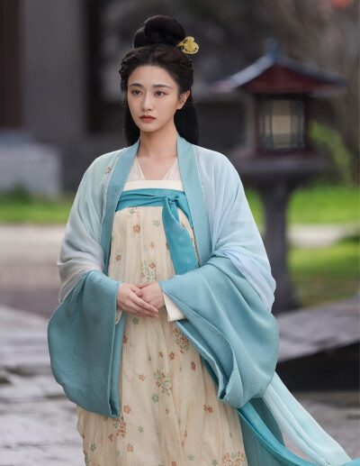 莫离