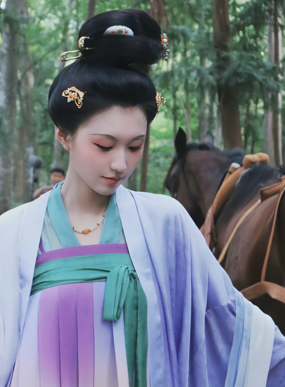 莫离
