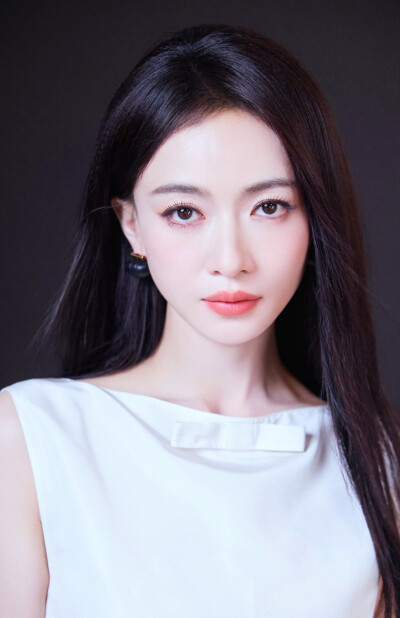 吴谨言