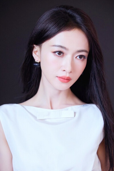 吴谨言