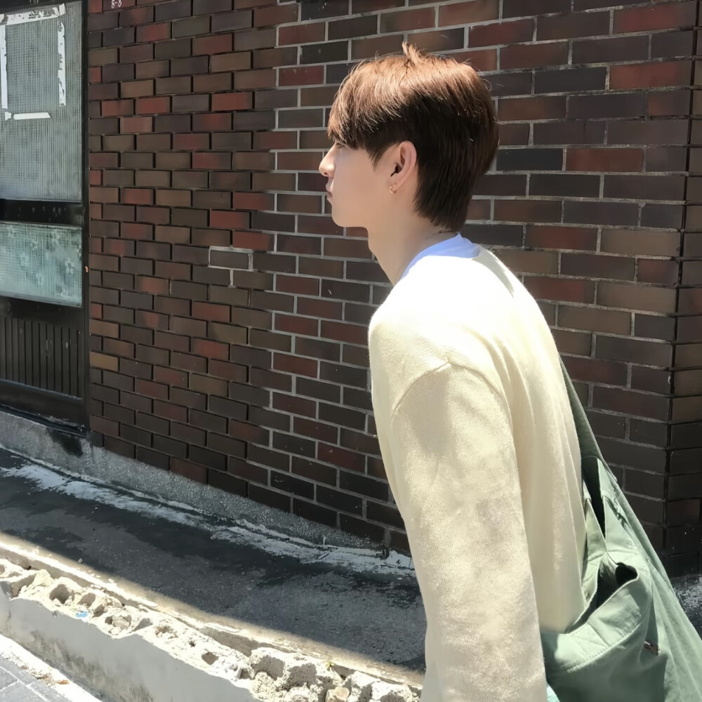  | 男生头像 一个爱你的人不会这样对你