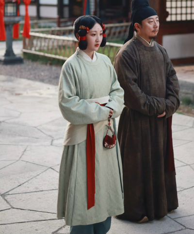 莫离