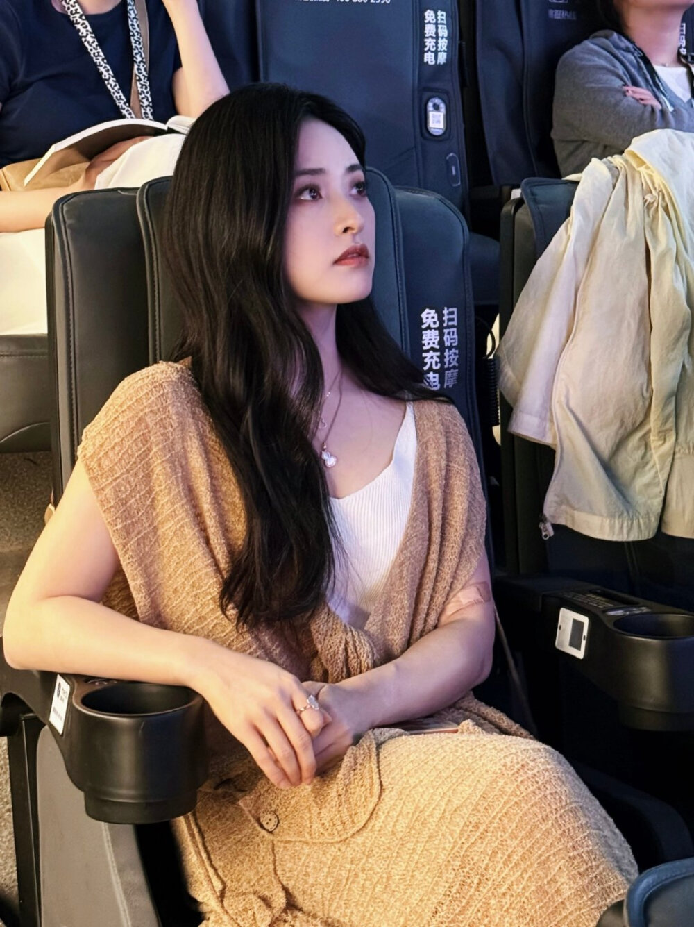 沈月