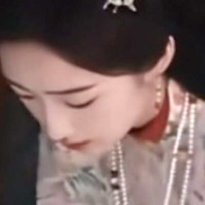 一组凌芸奉上