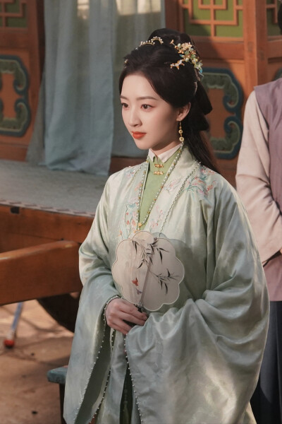 花开锦绣 邓恩熙∣傅庭芸