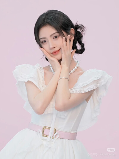 鞠婧祎