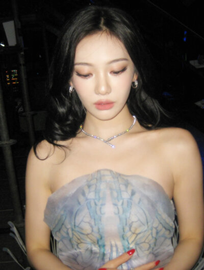 宁艺卓 ningning