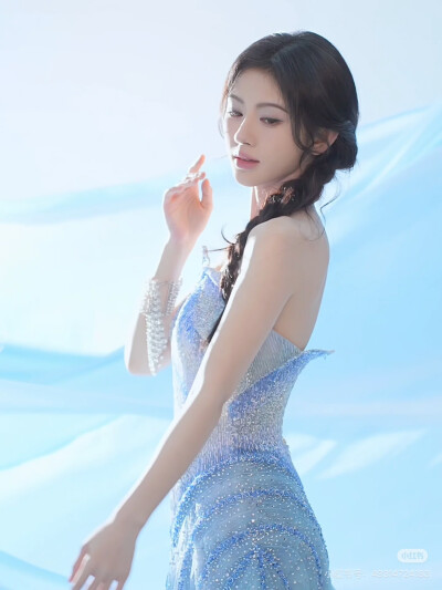 鞠婧祎
