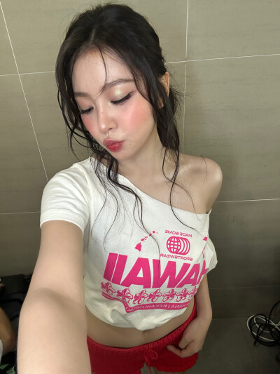 金艺琳 yeri