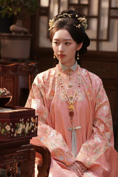 花开锦绣 邓恩熙∣傅庭芸