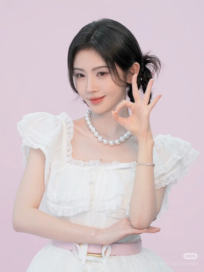 鞠婧祎