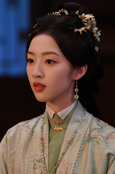 花开锦绣 邓恩熙∣傅庭芸