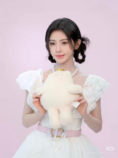 鞠婧祎