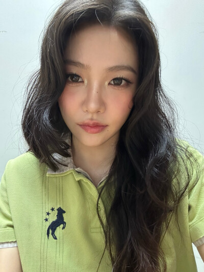 金艺琳 yeri